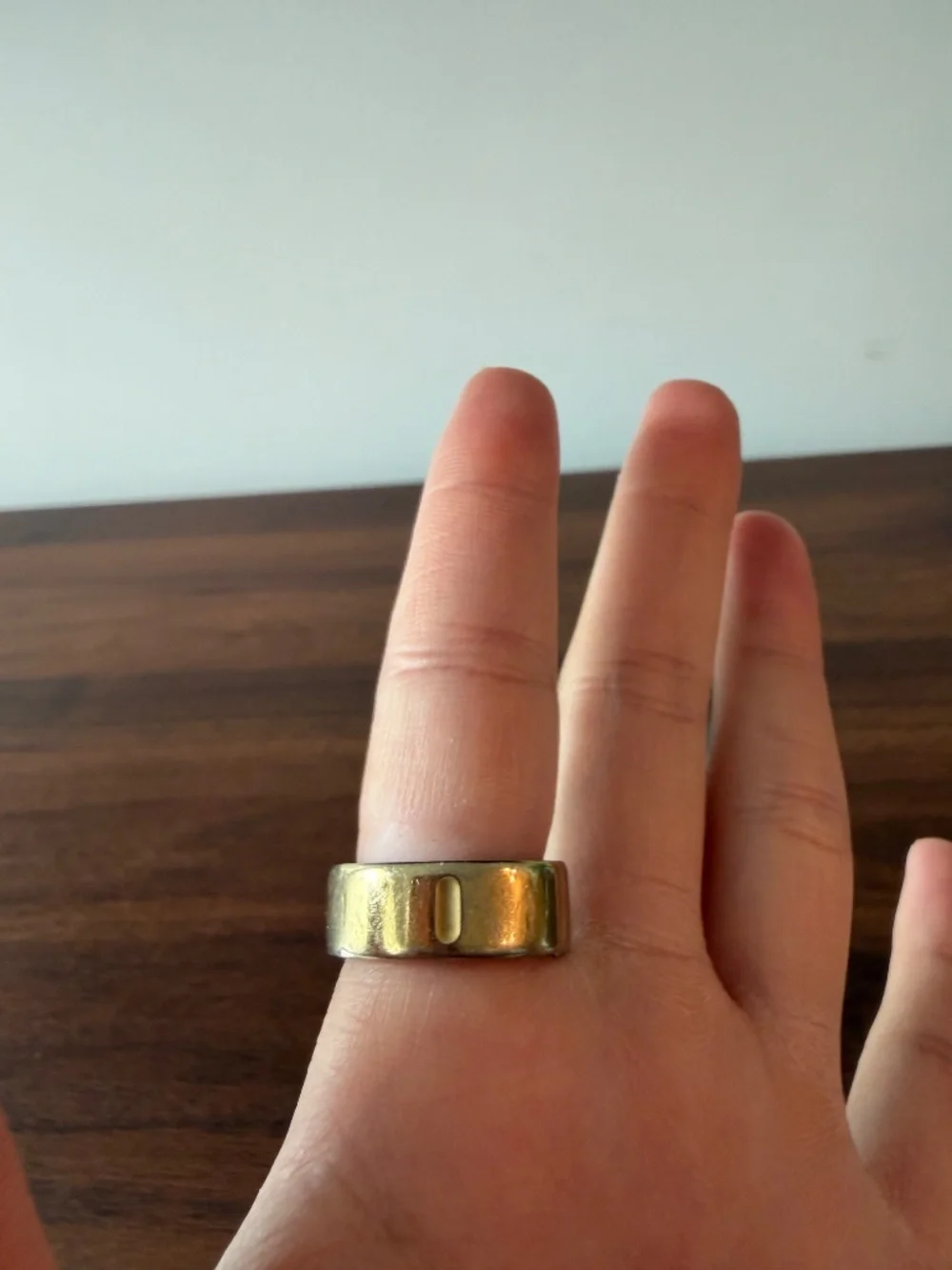 Oura Ring 4 - Gold - Size 7 - w/ Charger